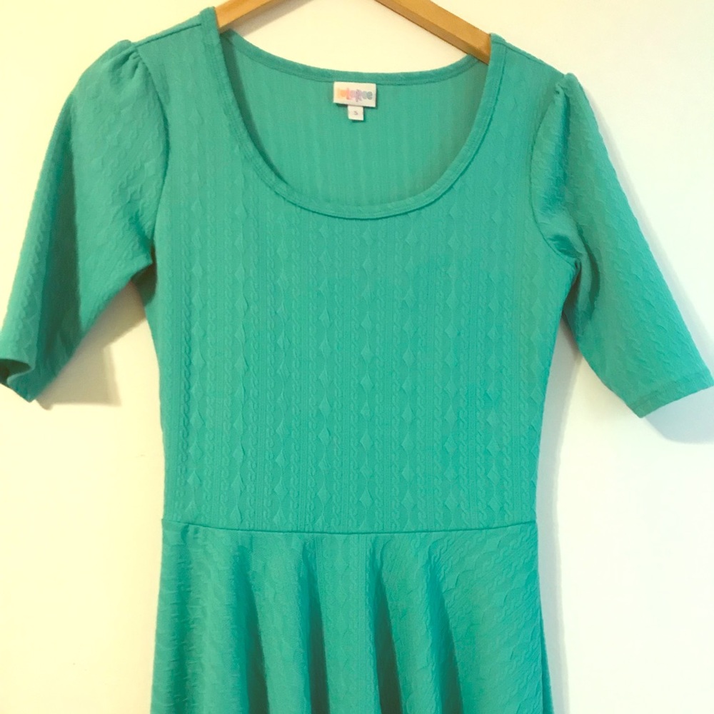 Small Lularoe Nicole Dress